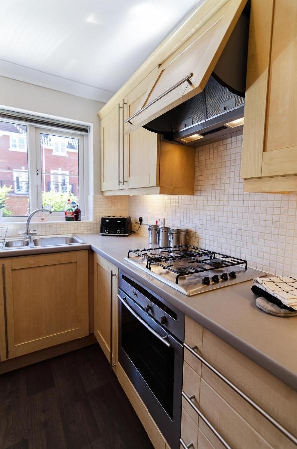 4Br Townhouse Wbalcony Free Parking Fast Wi-Fi Villa NWI Dış mekan fotoğraf