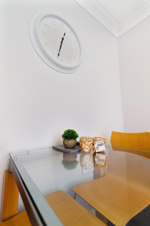 4Br Townhouse Wbalcony Free Parking Fast Wi-Fi Villa NWI Dış mekan fotoğraf