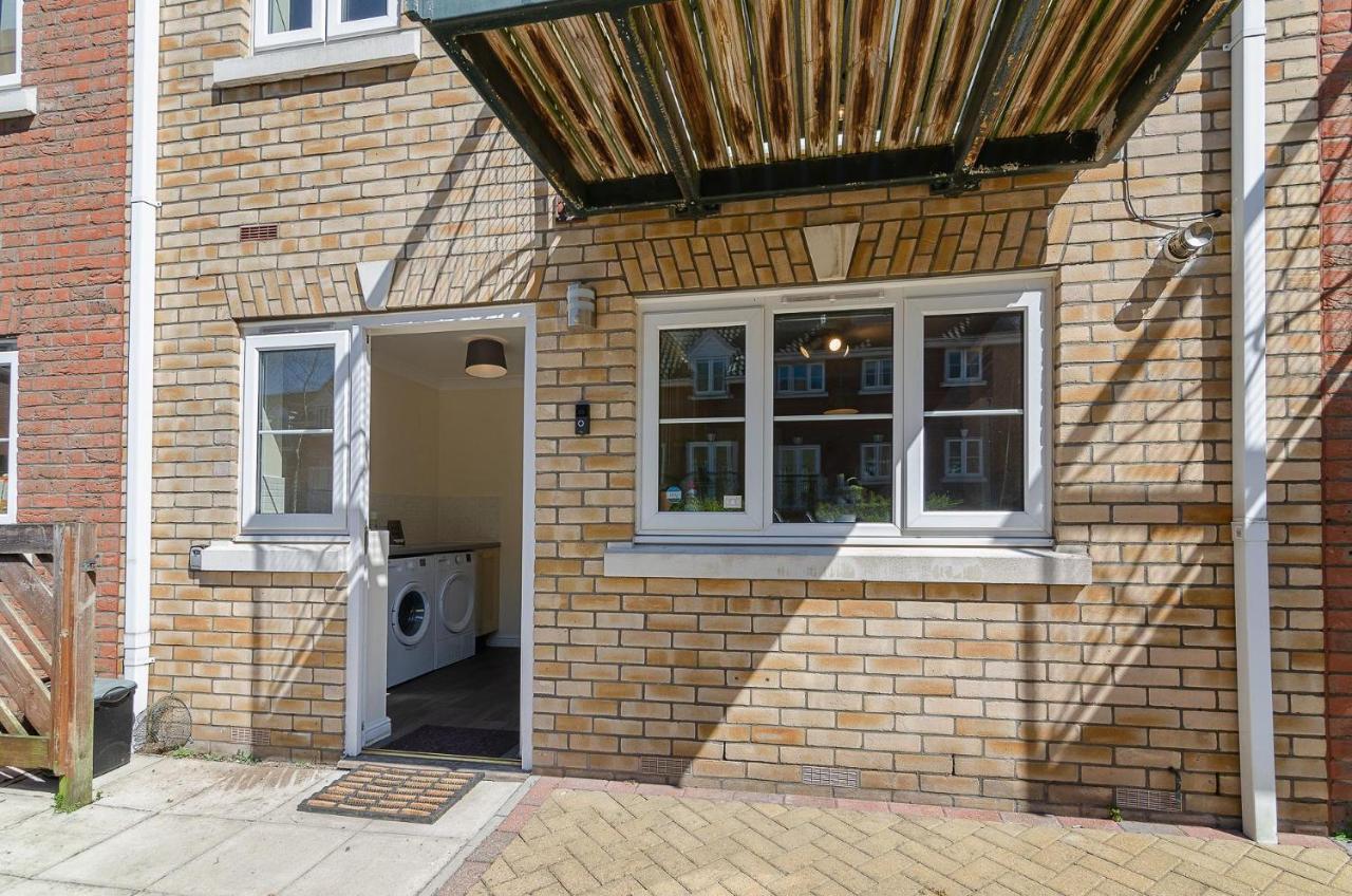 4Br Townhouse Wbalcony Free Parking Fast Wi-Fi Villa NWI Dış mekan fotoğraf